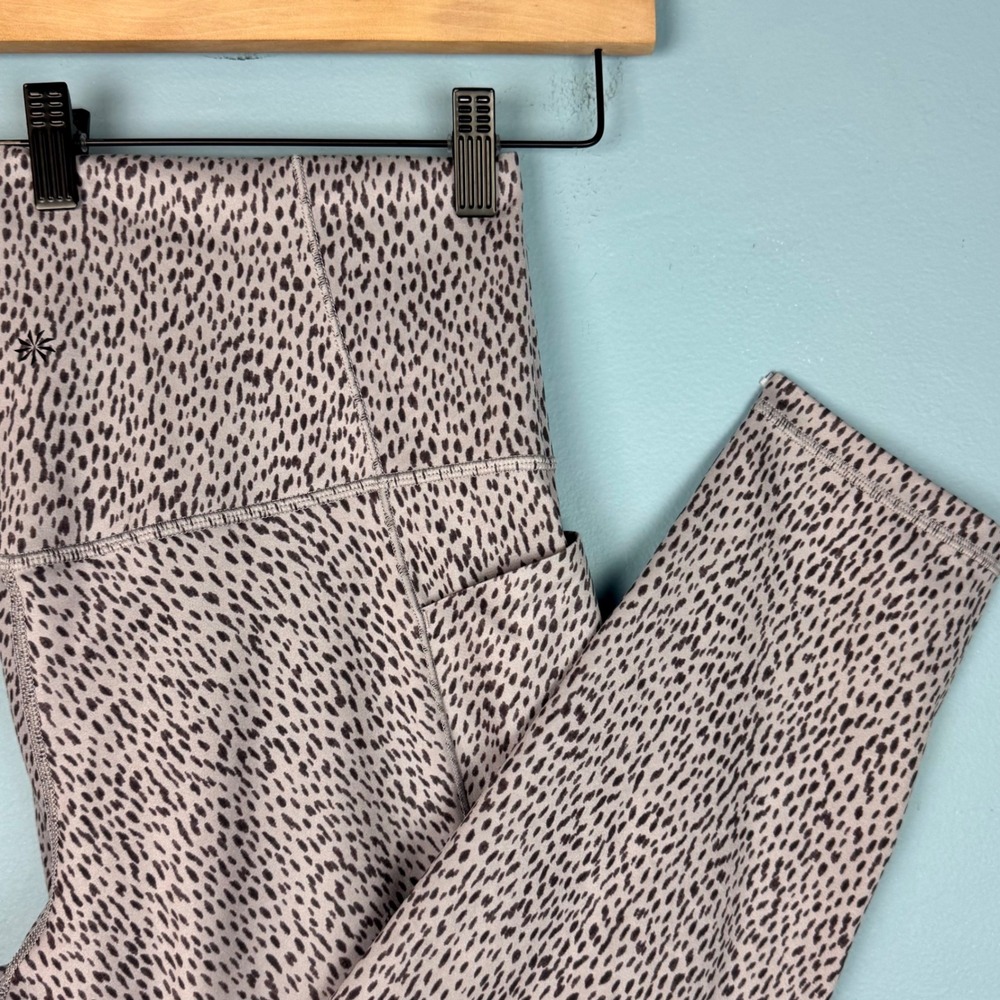 Athleta Salutation Stash Pocket 7/8 Crop Leggings Women's 1X Gray Cheetah Print